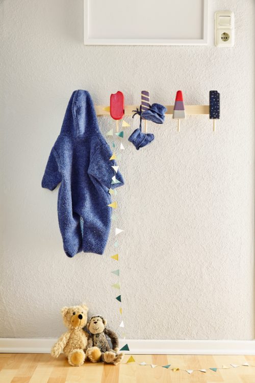 cabideiro para aproveitar o espaço do seu quarto