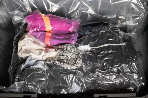 saco guarda roupa à vácuo