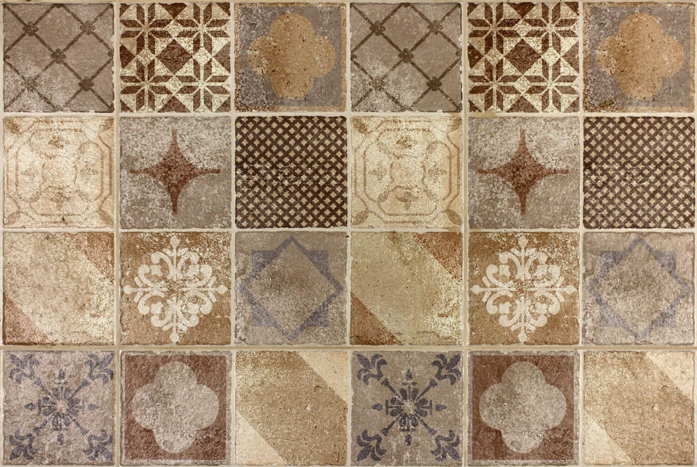 Azulejos com relevo para o banheiro em tons terrosos