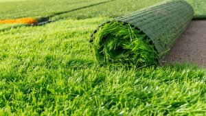 Grama artificial para o terraço: crie um espaço descontraído e natural