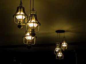 4 ideias de luminárias vintage para a sala de estar
