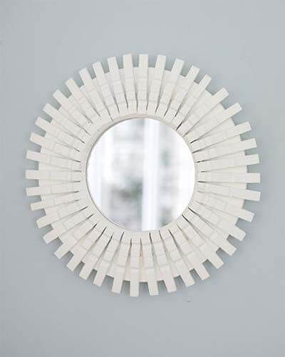 moldura com grampos-molduras de espelhos feitas em casa