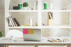 Dicas para escolher uma estante para o escritório