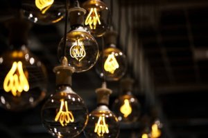A tendência das lâmpadas decorativas para a sua casa
