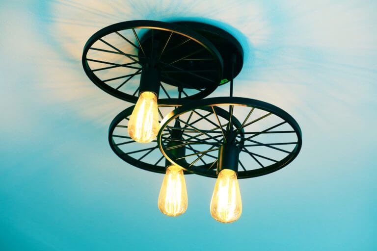 luminária preta- decoração usando o preto