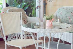 Mesas espelhadas: a nova tendência na decoração de interiores