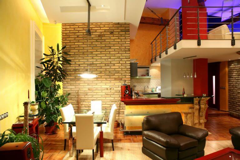 sala de jantar e sala de estar integradas no estilo industrial