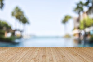 5 formas de decorar uma piscina