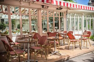 Móveis para espaços comerciais