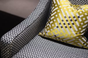 Crie a sua poltrona utilizando um tapete velho