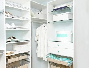 Crie o closet dos seus sonhos com uma boa iluminação