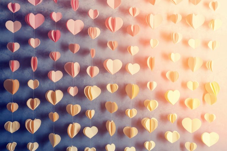 Corações com papel de seda
