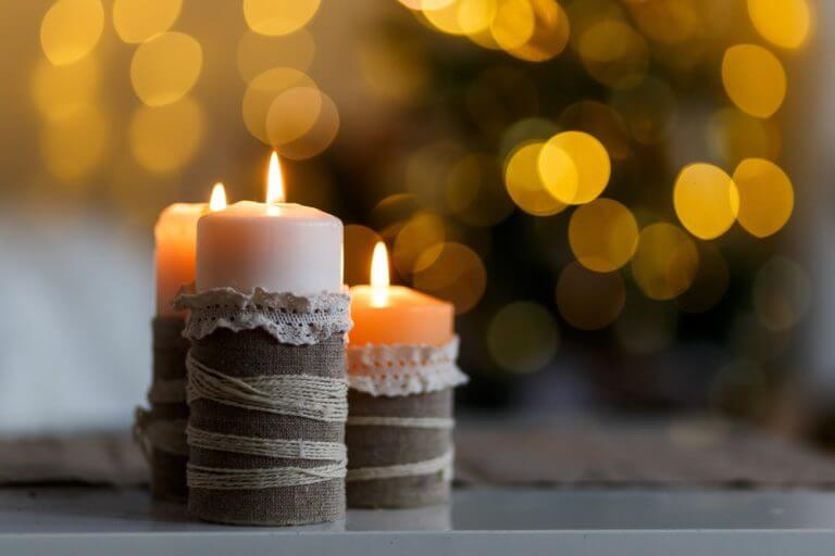 Amarre fitas e laços às suas velas