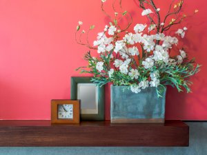 7 ideias para decorar com flores artificiais