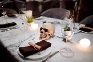 Quatro dicas para decorar a cozinha e a sala de jantar no Halloween