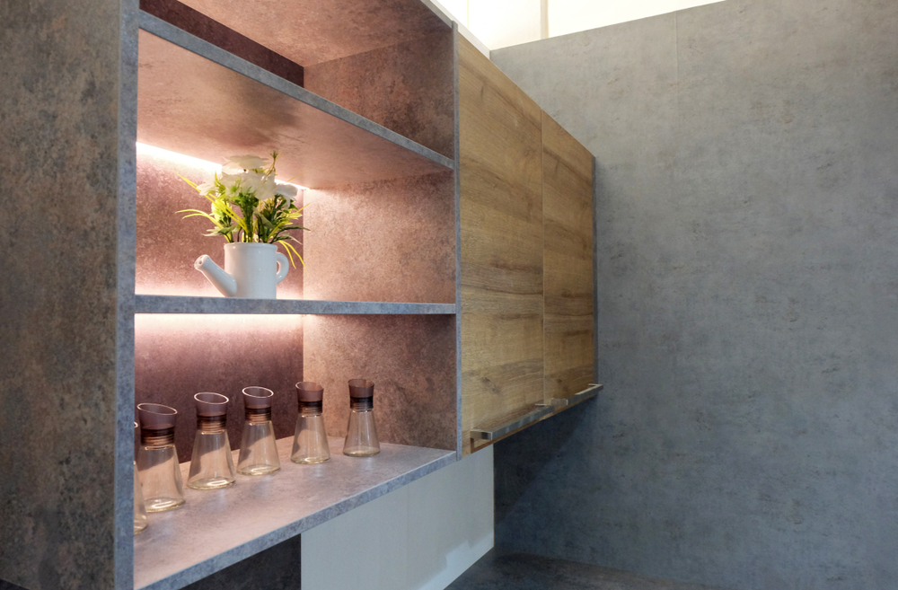 incluir luzes nas estantes