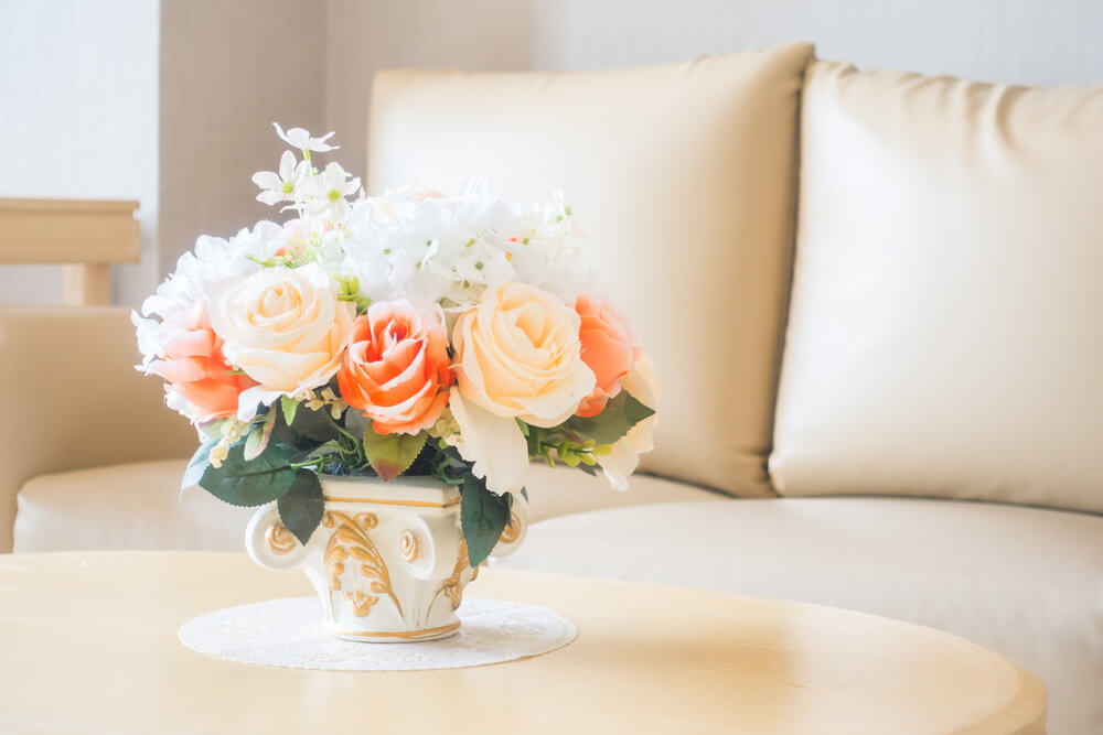conservar flores artificiais