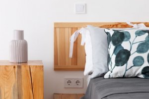 4 ideias para criar mesas com troncos de madeira