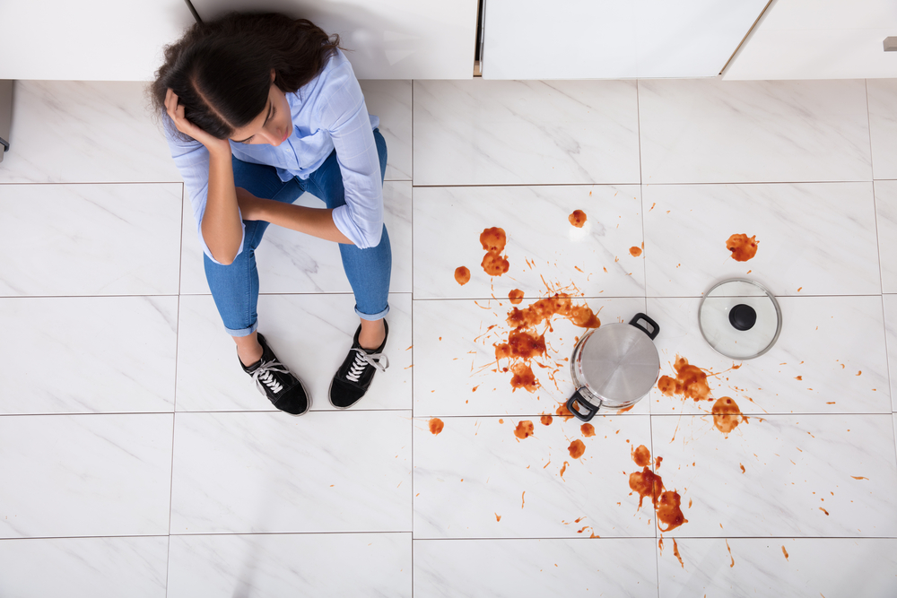 eliminar as manchas do chão