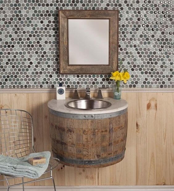 Barris- barril no banheiro