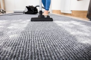 Como lavar os tapetes da casa sem danificá-los