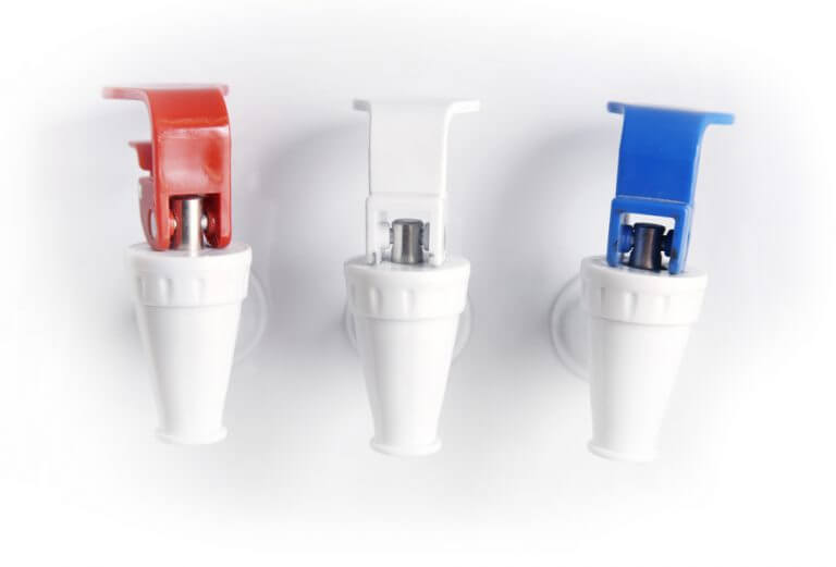 De acordo com a temperatura da água