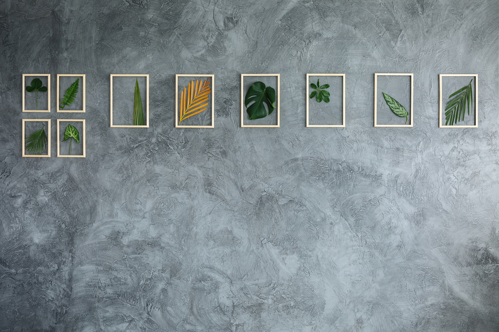 Quadros pendurados simetricamente