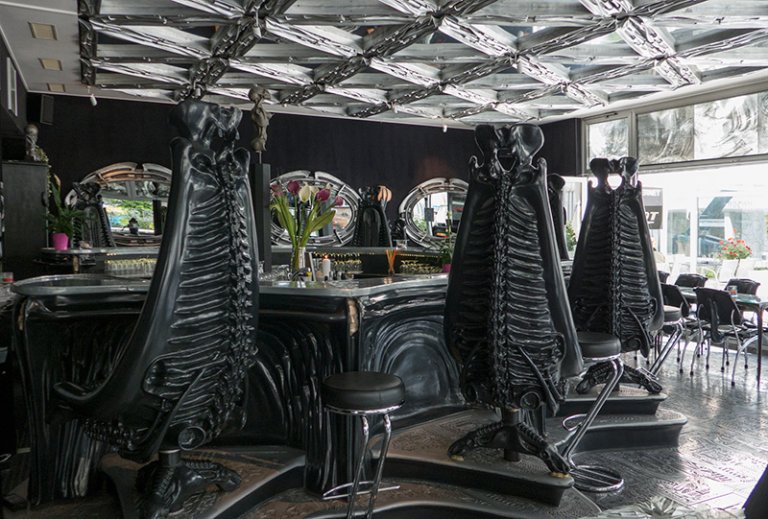 Giger Bar, Suíça