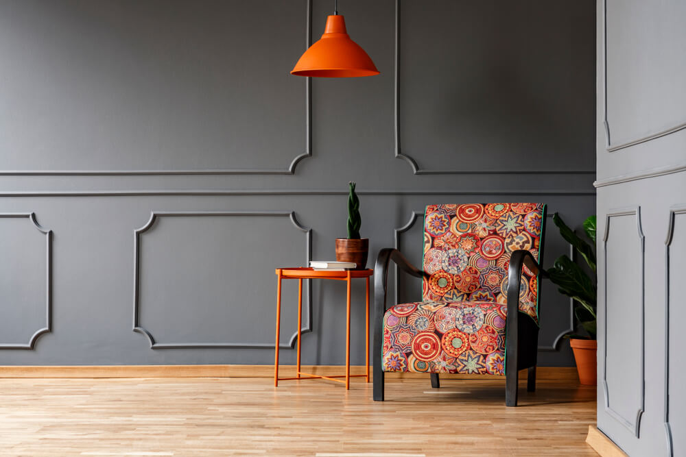 Boiseries na parede pintada