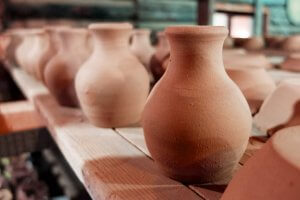 Os objetos de barro na decoração