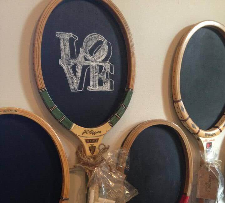 Transforme-as em um painel de cortiça ou uma lousa