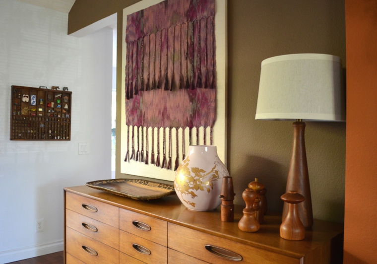 Tapeçarias coladas na parede