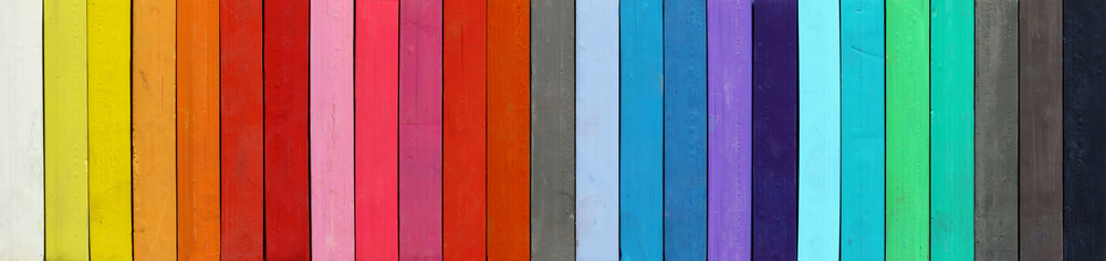 Complementaridade cromática no design de interiores.