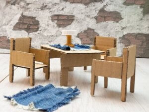 Caixas de papelão reutilizadas para decoração