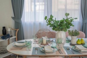 A alegria da primavera na sua sala de jantar
