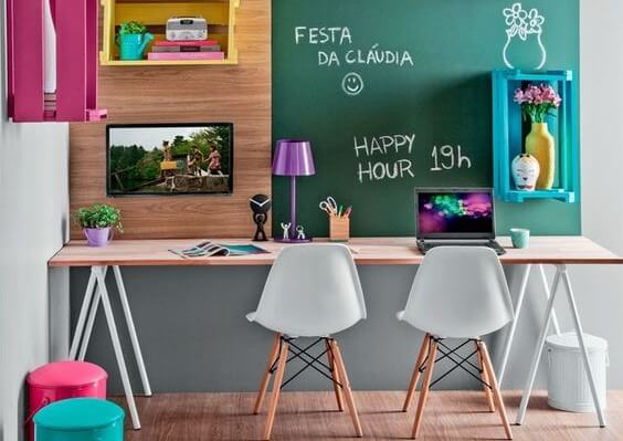 Escrivaninha para as crianças