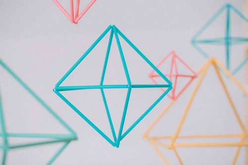 A cor e as formas na decoração geométrica