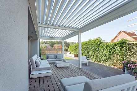 Toldo ou pergolado para se proteger do sol