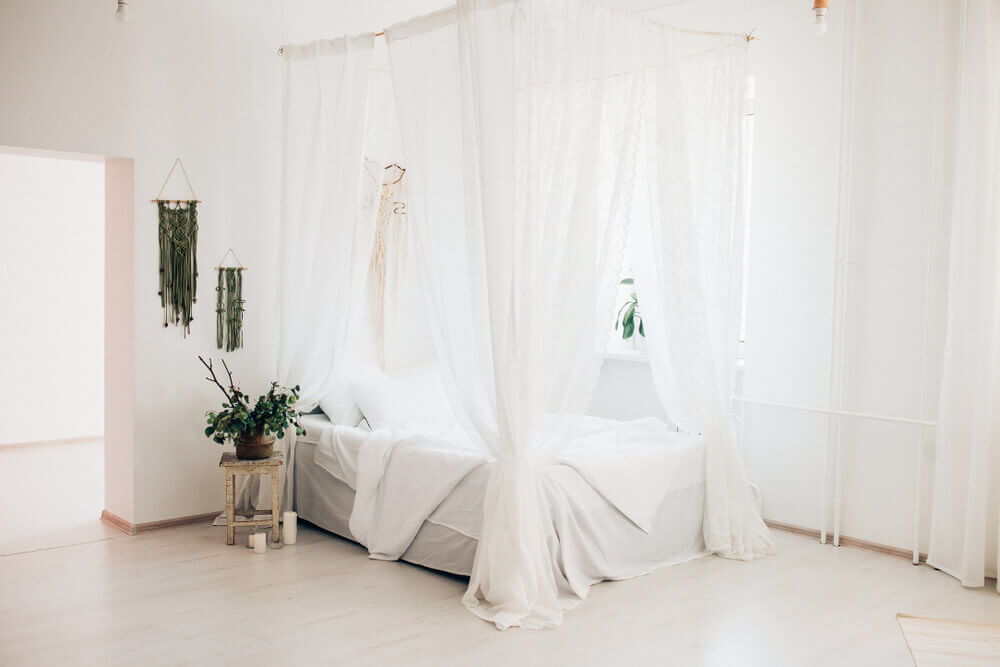Móvéis que nunca saem de moda: cama com dossel