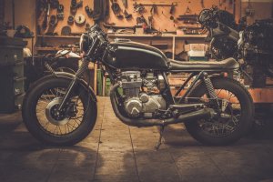 Reutilização de motos como recurso decorativo