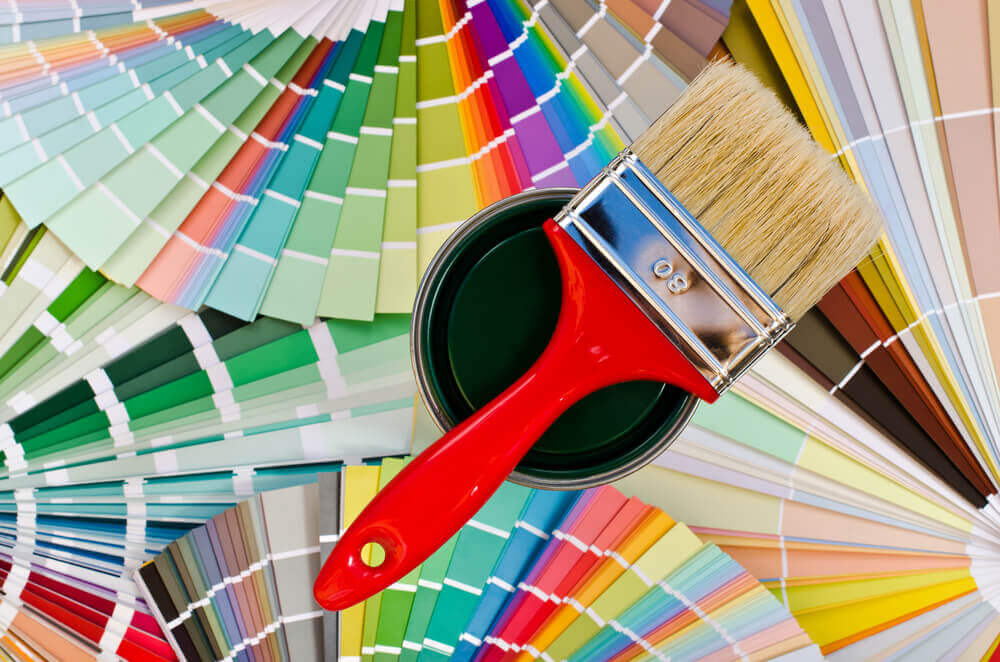 Efeitos de contraste nos projetos decorativos cheios de cor