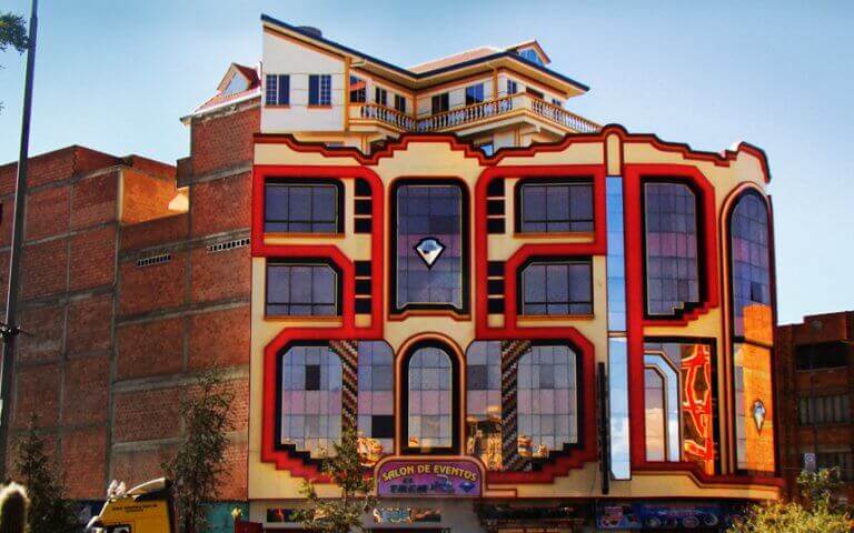 O cholet, a arquitetura neo-andina da opulência