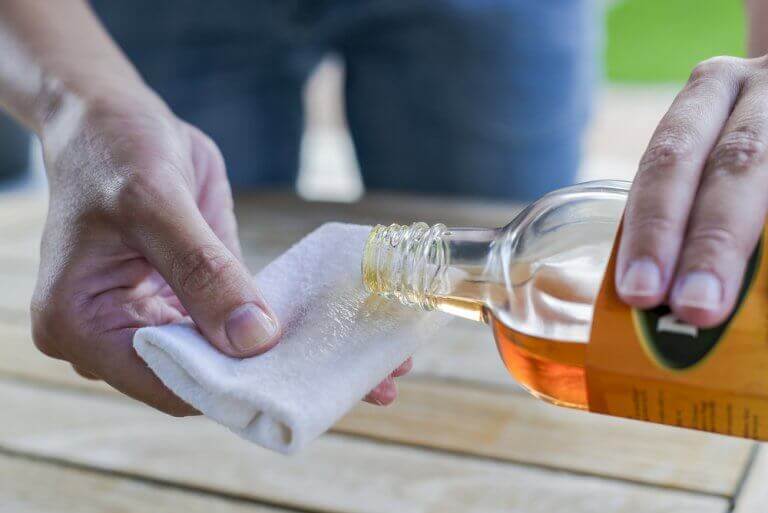 Como limpar a madeira