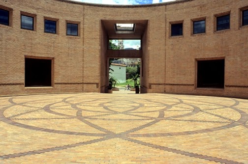 Rogelio Salmona: o poeta dos tijolos