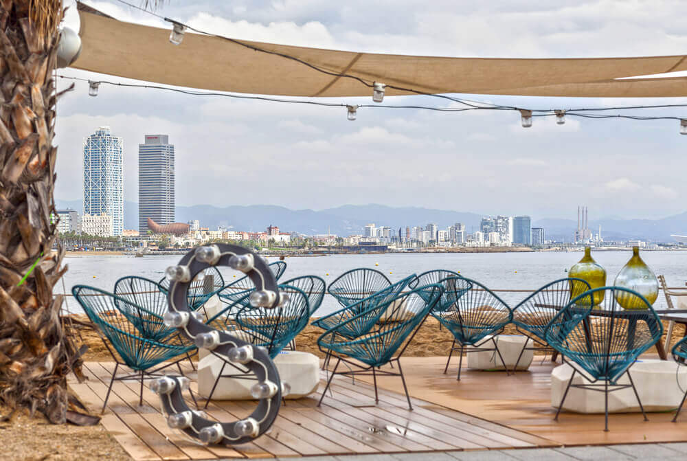 Decoração para o terraço de um bar