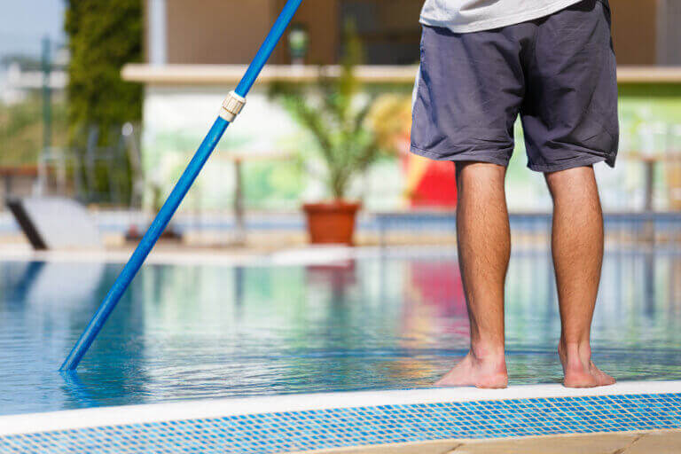 Como resolver os problemas com a água da piscina?