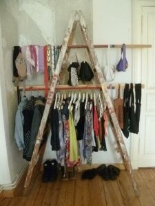 Closet feito com objetos reciclados