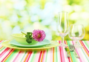 Toalhas de mesa festivas para as noites de verão