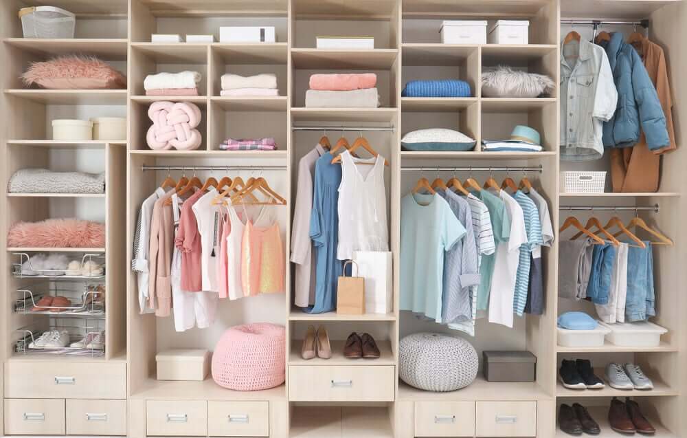 truques infalíveis para organizar o guarda-roupa sem cometer erros