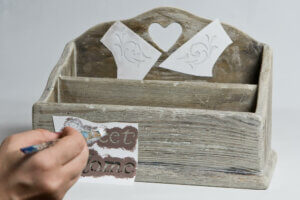 Descubra a técnica do estêncil e dê um estilo DIY à sua casa